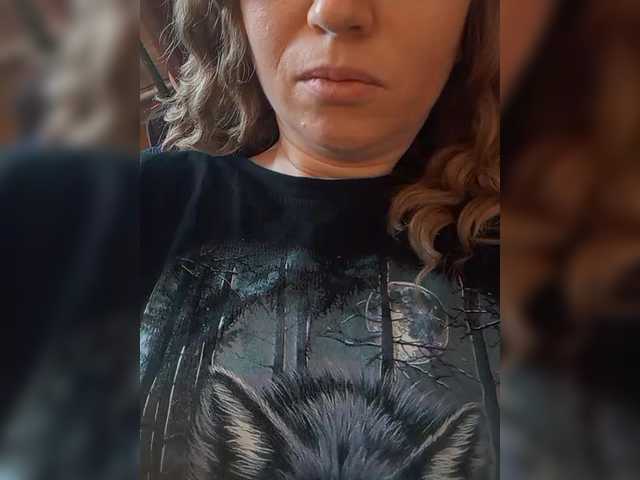 Lena-33's BongaCams show and profile