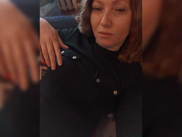 Lena-33's BongaCams show and profile