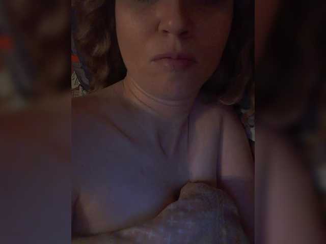 Lena-33 from BongaCams is Freechat