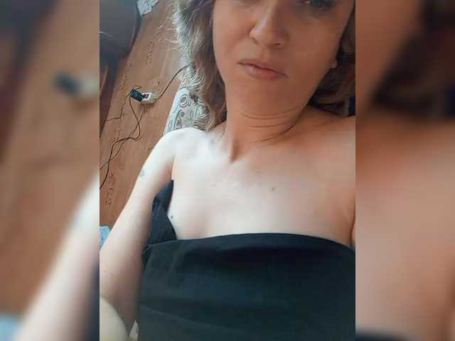 Lena-33's BongaCams show and profile