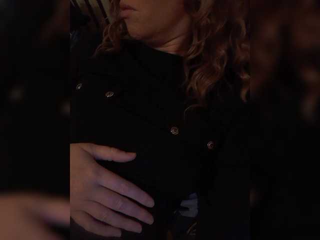 Lena-33's BongaCams show and profile