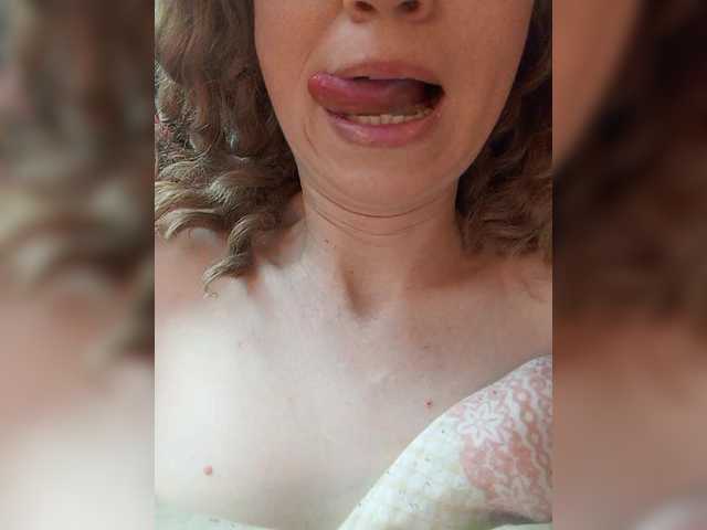 Lena-33's BongaCams show and profile