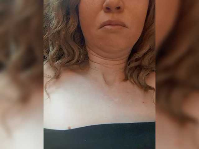 Lena-33's BongaCams show and profile