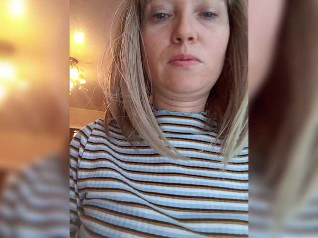 Lena-33's BongaCams show and profile