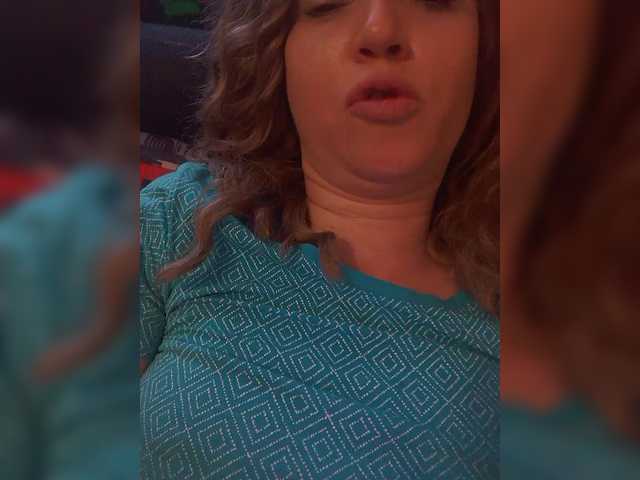 Lena-33's BongaCams show and profile