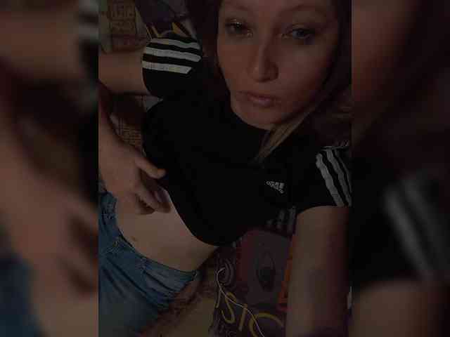 Lena-33 webcam