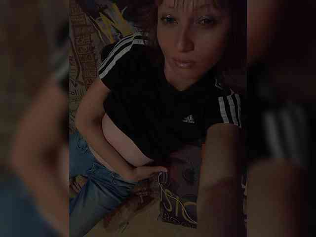 Lena-33 webcam