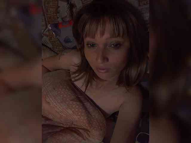 Lena-33 webcam