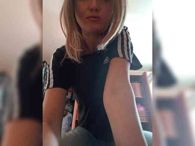 Lena-33 webcam
