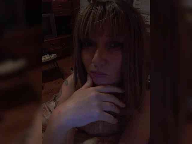 Lena-33 webcam