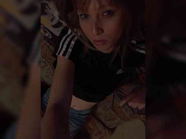 Lena-33 webcam