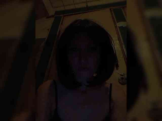 Lena-33 webcam