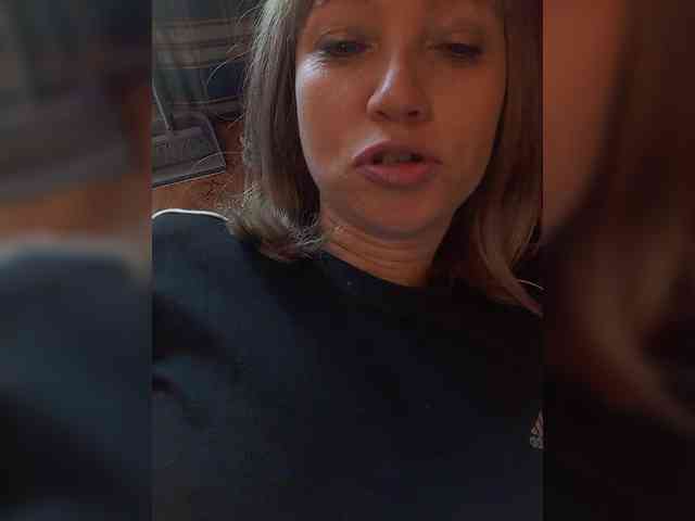 Lena-33 webcam