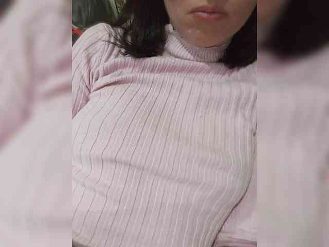 Lena-33 webcam