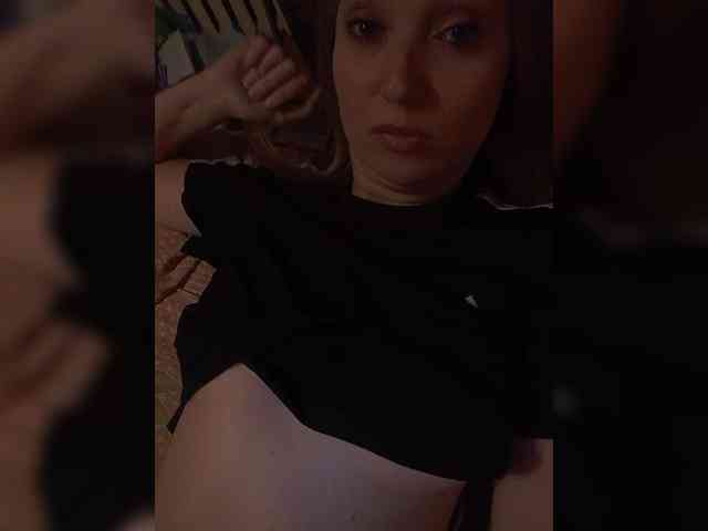 Lena-33 webcam