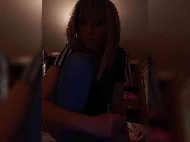 Lena-33 webcam