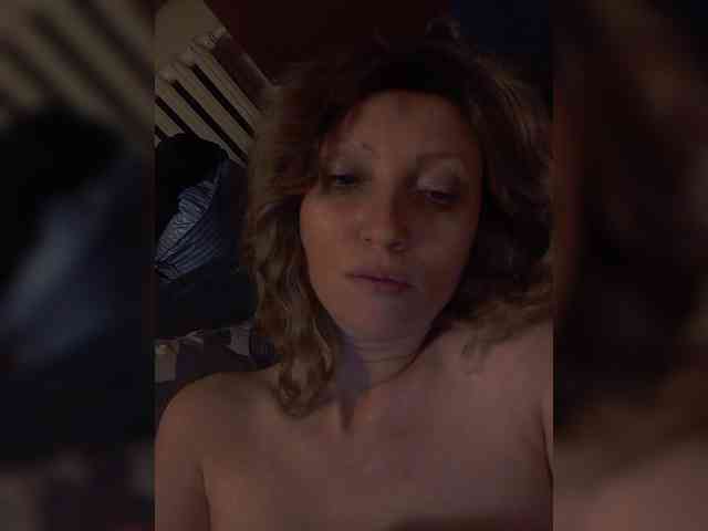 Lena-33 Live Webcam on BongaCams