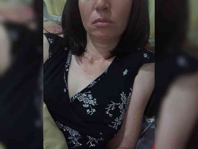 Lena-33 Live Webcam on BongaCams
