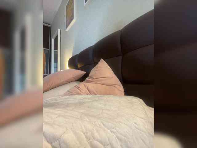 Konfetti's webcam live show