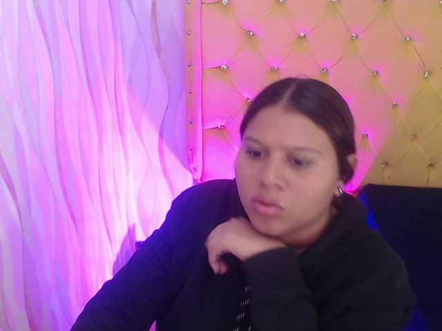  LauraBree chat room