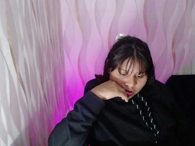  LauraBree chat room