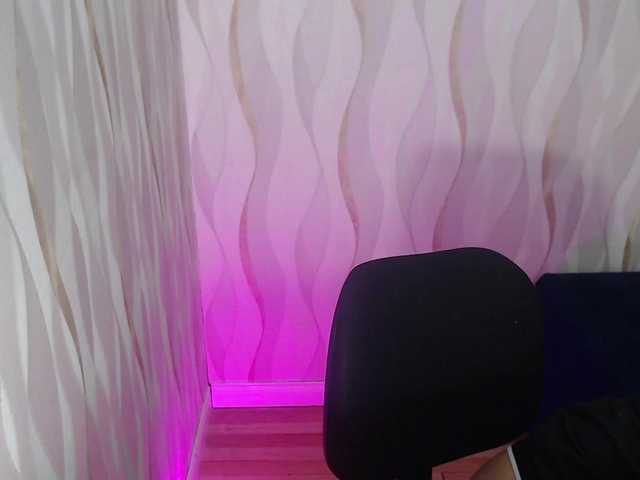  LauraBree chat room