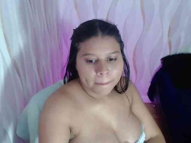 LauraBree webcam