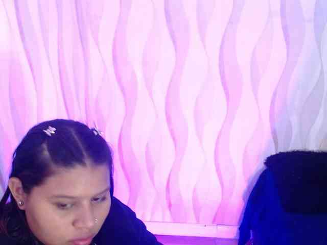 LauraBree webcam