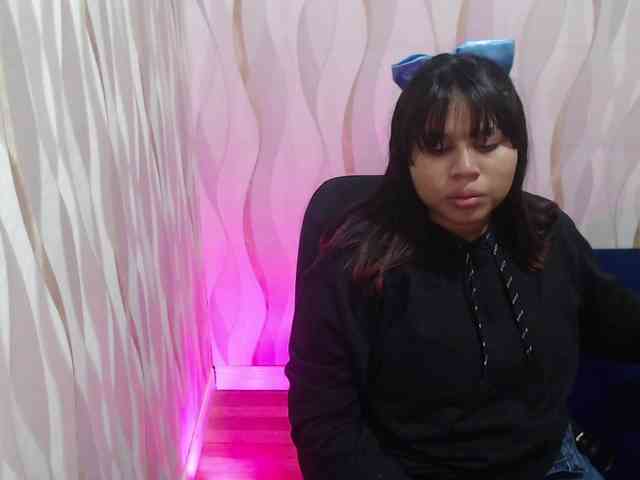 LauraBree webcam