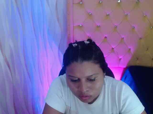 LauraBree webcam