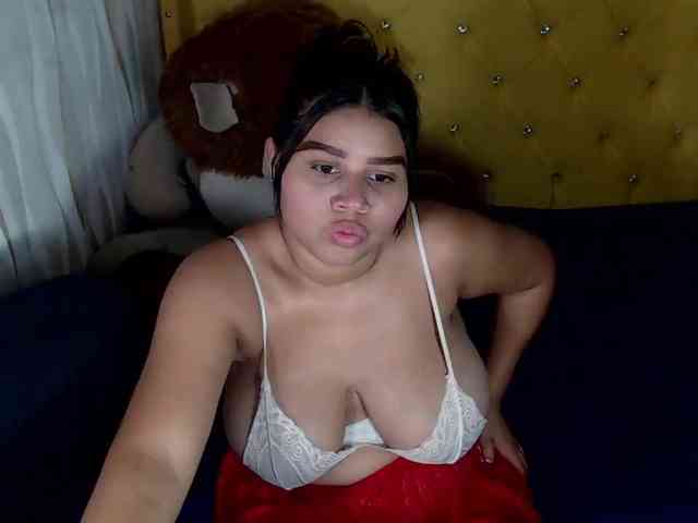 LauraBree webcam