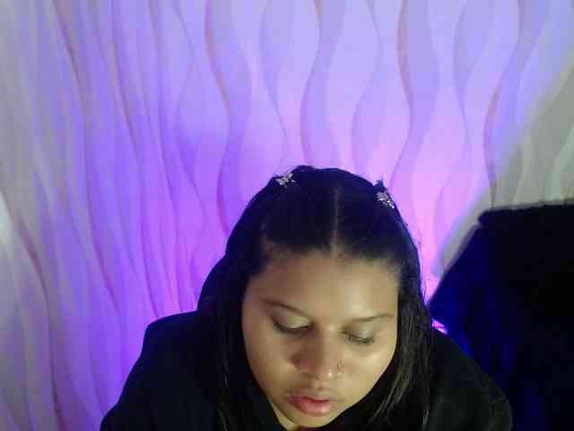 LauraBree webcam
