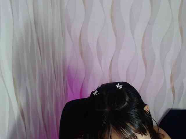 LauraBree webcam