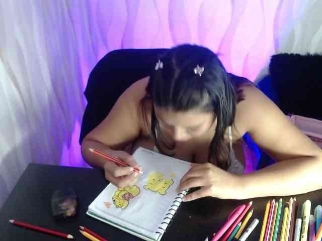 LauraBree webcam