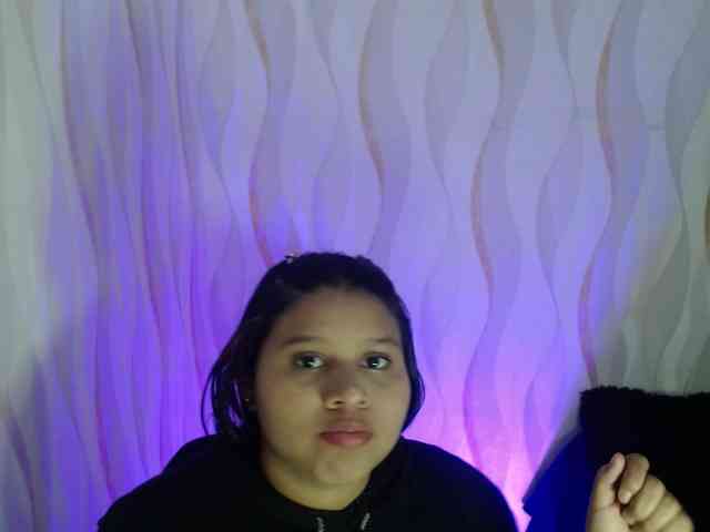 LauraBree webcam