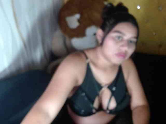 LauraBree webcam