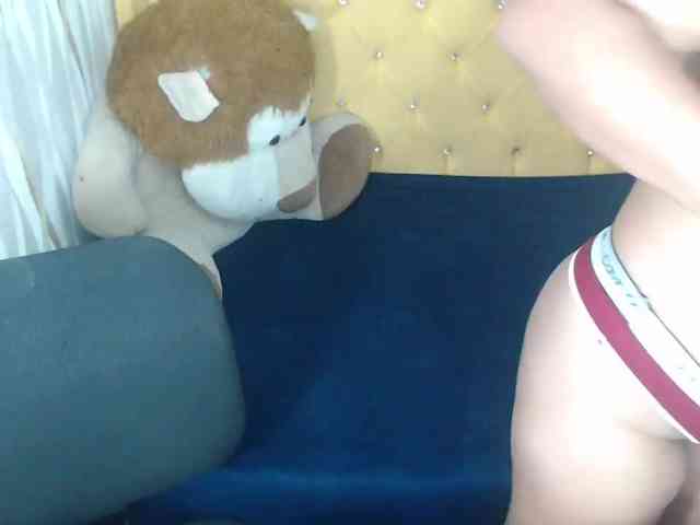 LauraBree webcam