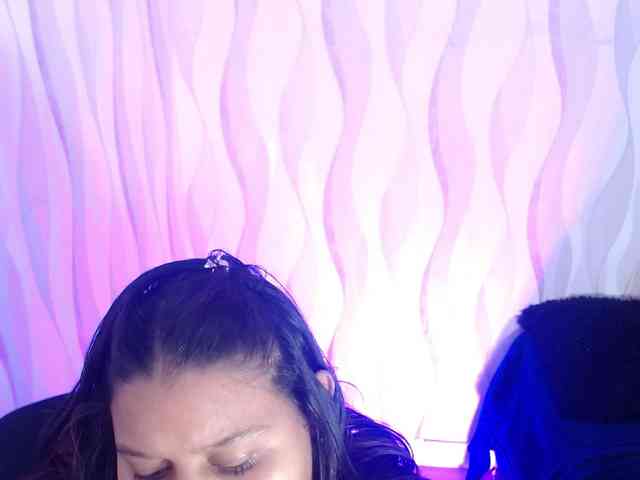 LauraBree webcam