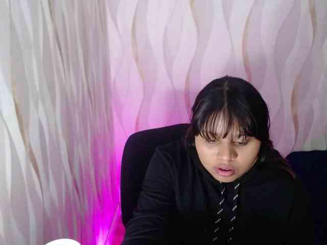 LauraBree webcam