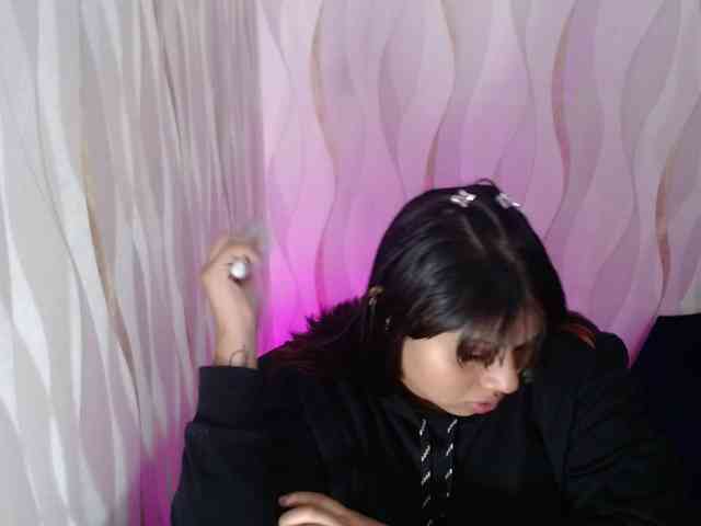 LauraBree webcam