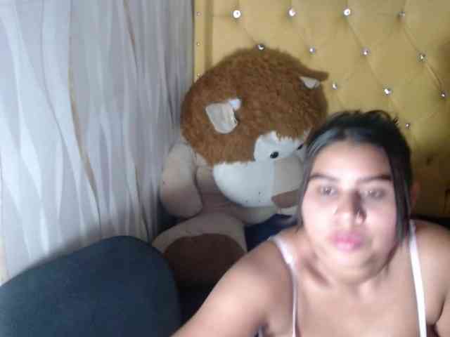 LauraBree webcam