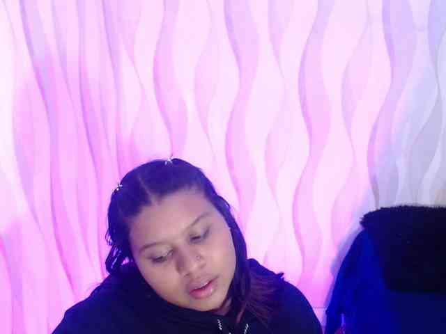 LauraBree webcam