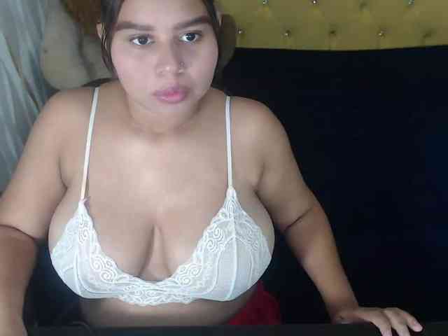 LauraBree webcam