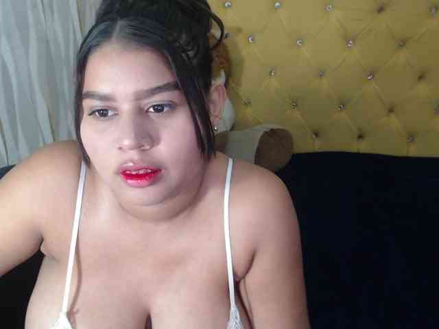 LauraBree webcam