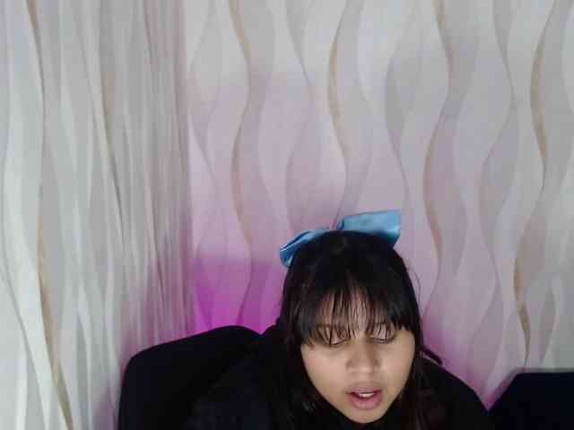 LauraBree webcam