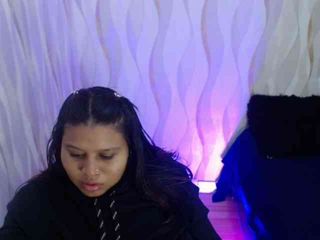 LauraBree webcam