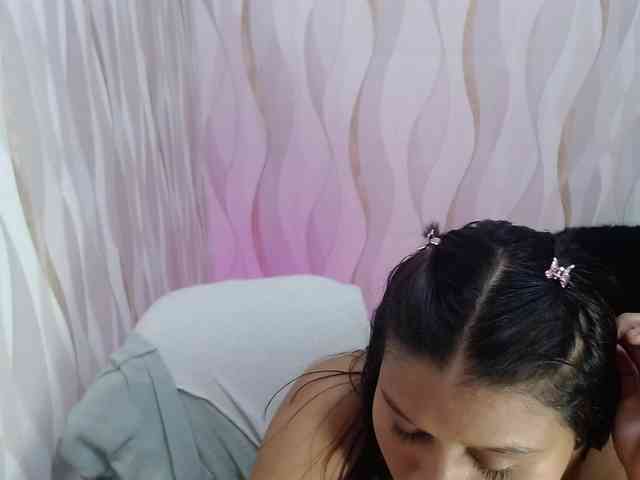 LauraBree webcam
