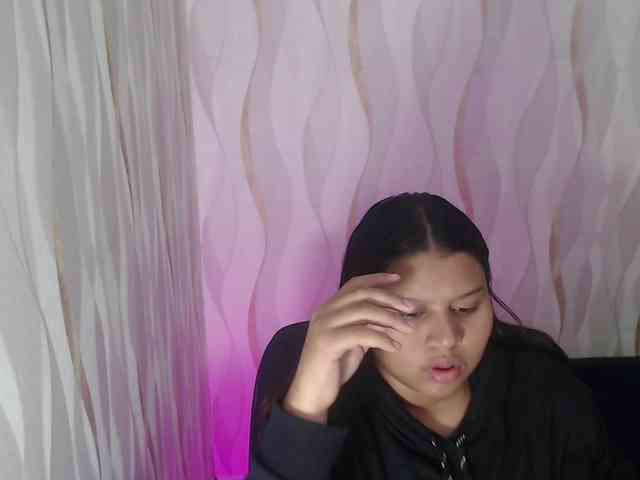 LauraBree webcam