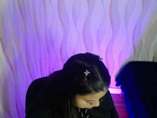 LauraBree webcam