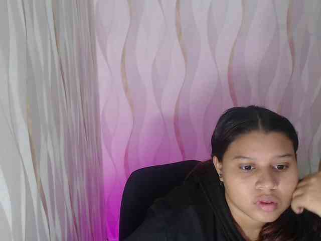 LauraBree webcam